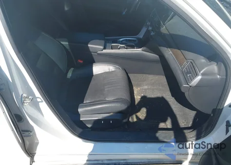 2018 Honda Accord Touring 2.0T z USA, uszkodzony, nr VIN 1HGCV2F9XJA017191